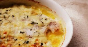 Merluza gratinada con crema y roquefort